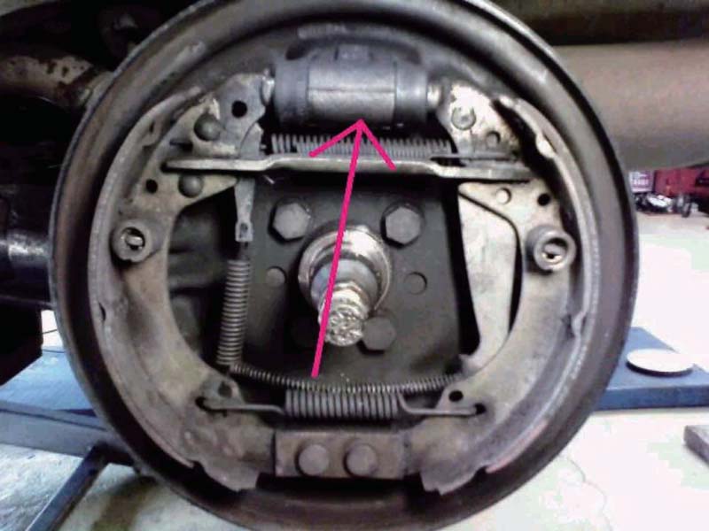 制动分泵缸 Brake cylinder